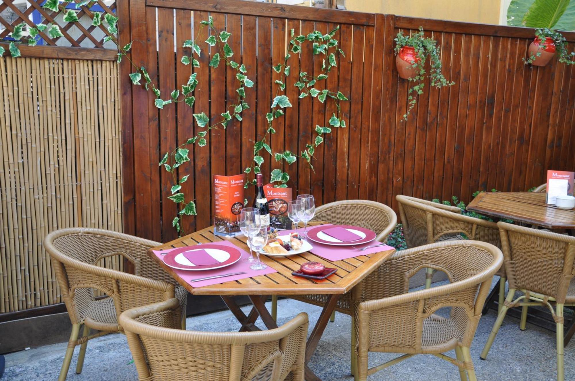 Hostal Montsant 살루 외부 사진