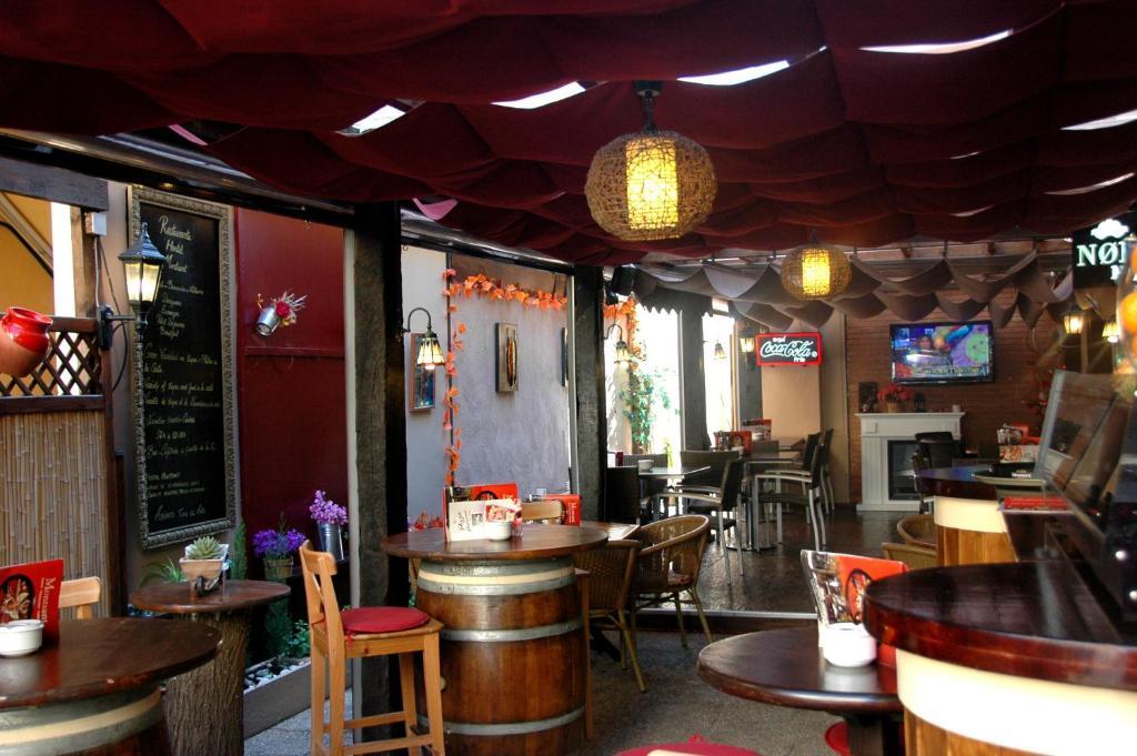 Hostal Montsant 살루 외부 사진